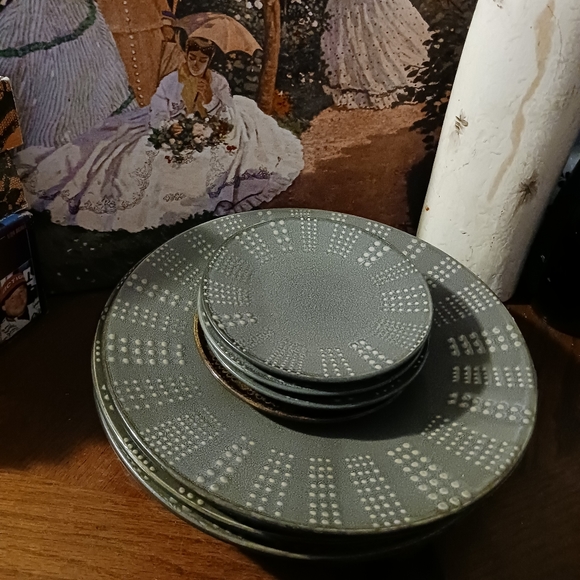 πMikasa Gourmet Basics 3 Dinner& Appetizer Plates-Set of 4 Vintage.π - Picture 3 of 9